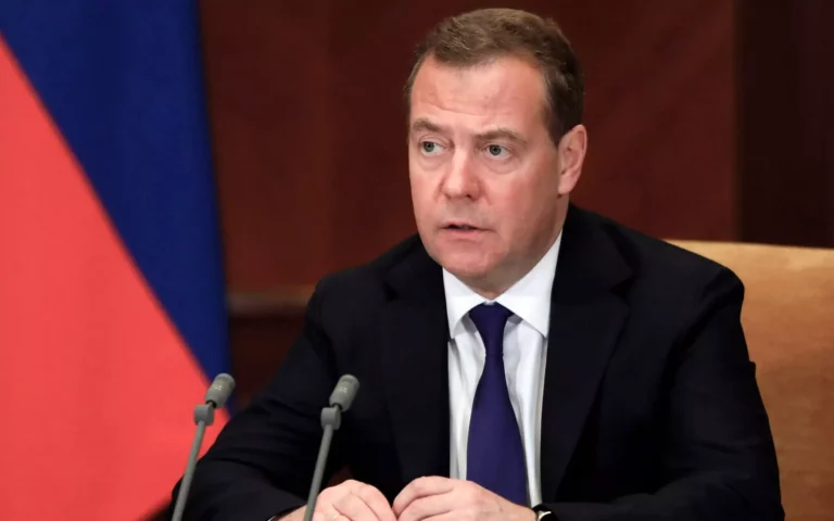 Dmitri Medvedev promet de châtier Kiev pour les actes de sabotage: «Tout ce qui doit sauter sautera»