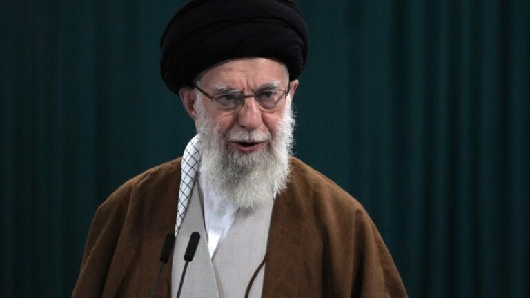 ⚡️ : ISRAËL ENVISAGE DE TUER KHAMENEI SELON UN RESPONSABLE ISRAÉLIEN AUPRÈS DU WALL STREET JOURNAL.