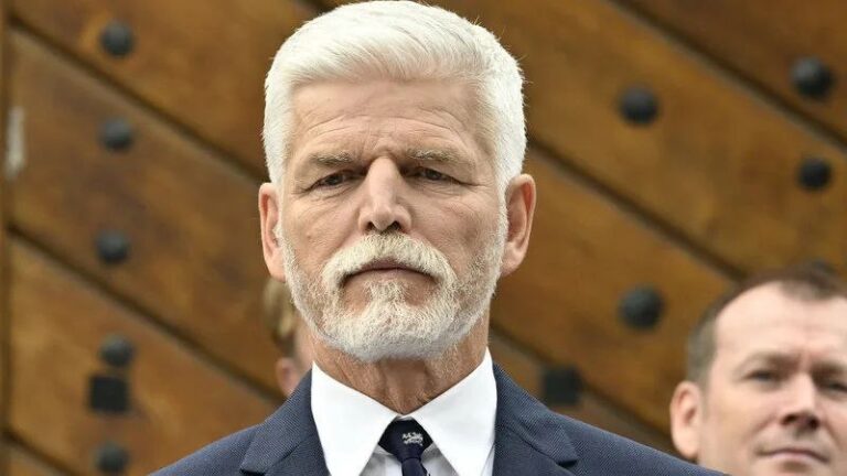 « La République tchèque ne peut garantir la poursuite de son assistance militaire à l&rsquo;Ukraine après les élections législatives qui se tiendront en octobre prochain », a déclaré le président tchèque, Petr Pavel.