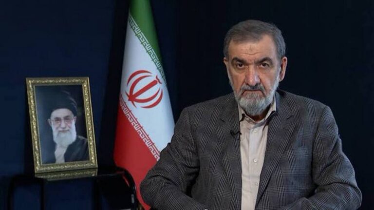 Un haut responsable iranien, Mohsen Rezaï :